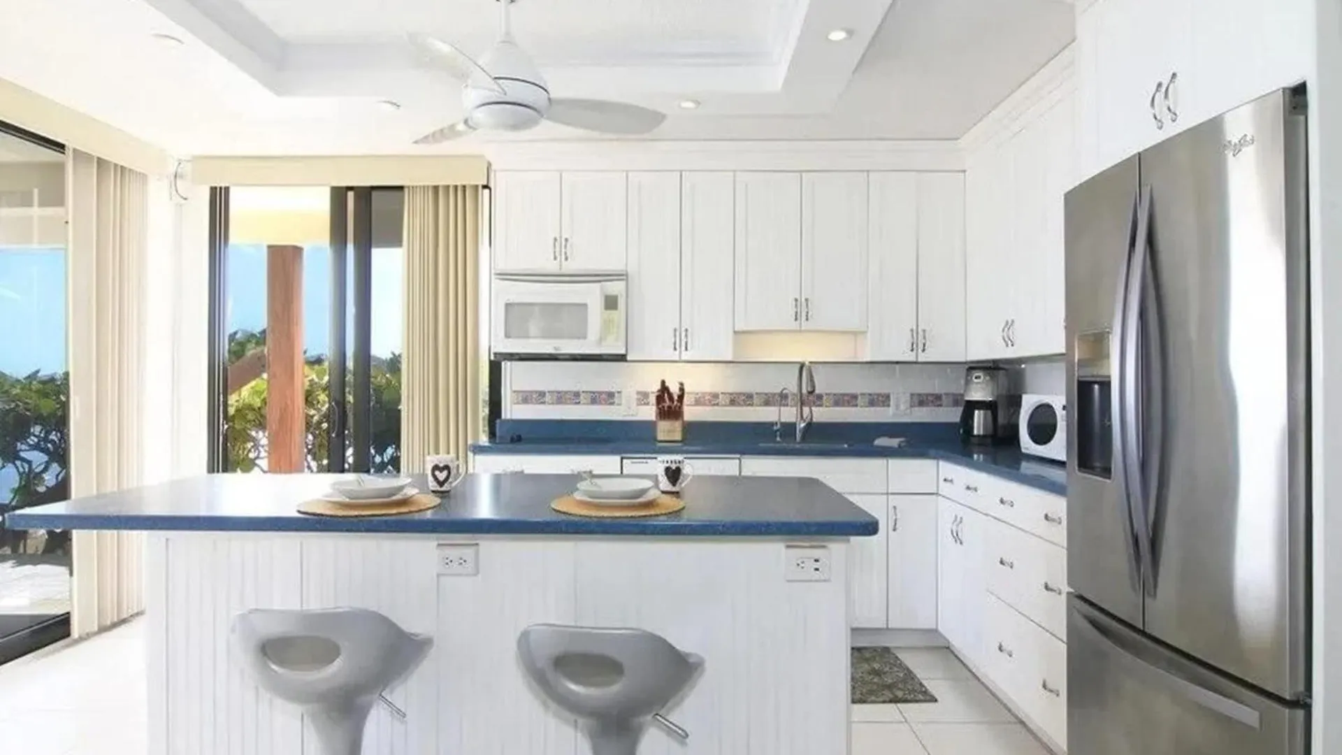 Beachfront Condo Just Steps From The Sand Nazareth