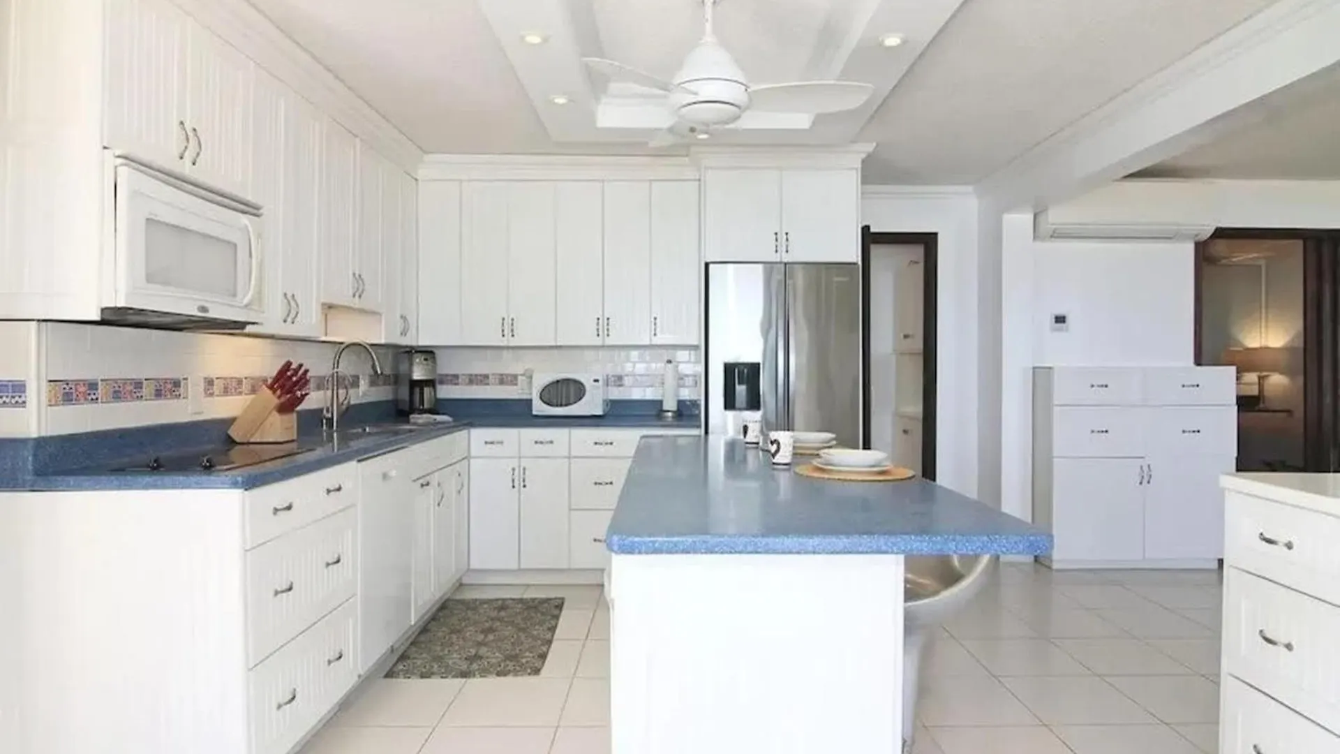 Beachfront Condo Just Steps From The Sand Nazareth Isole Vergini (US)